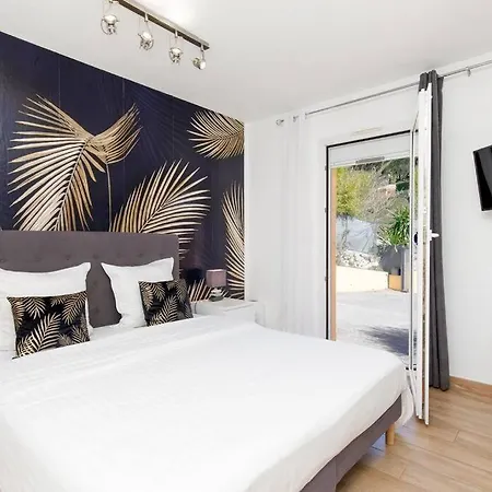 Appartamento Au Calme, Avec Terrasse Et Parking à Village Èze