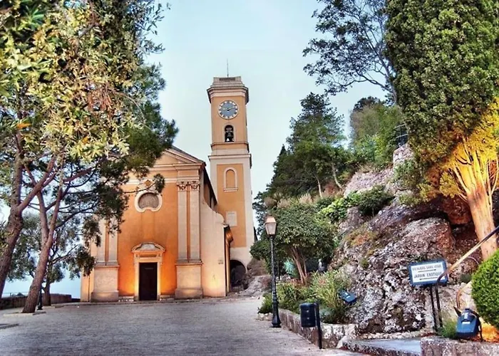 Au Calme, Avec Terrasse Et Parking à Village