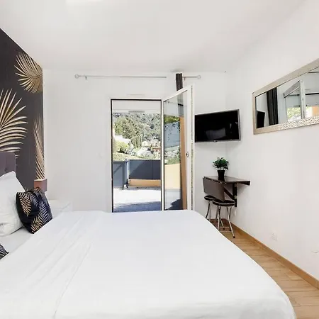 Au Calme, Avec Terrasse Et Parking A Village Lejlighed